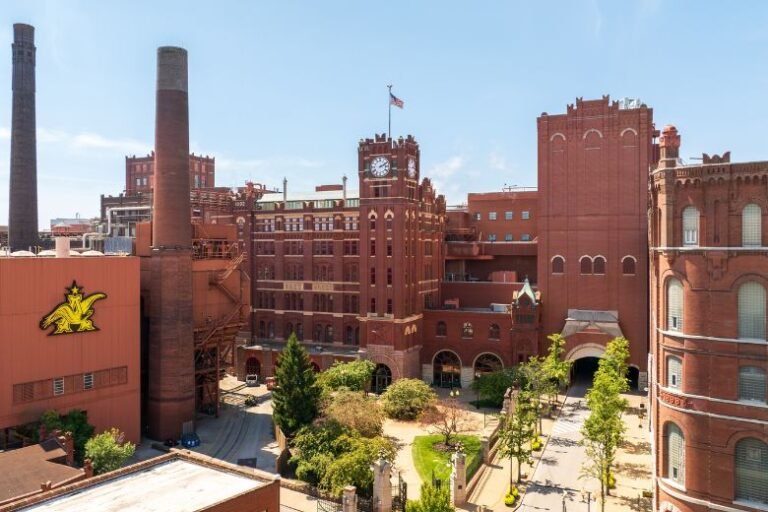 Anheuser Busch Brewery tour 768x512