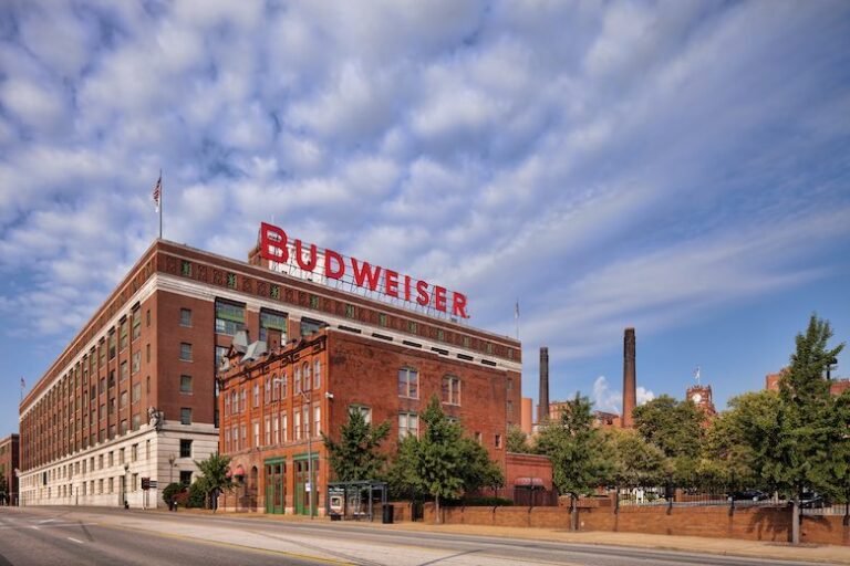 budweiser brewery tour 768x512