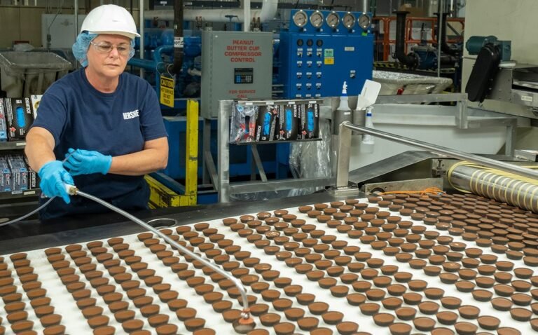 hersheys cholocate tour reeces 1 768x478