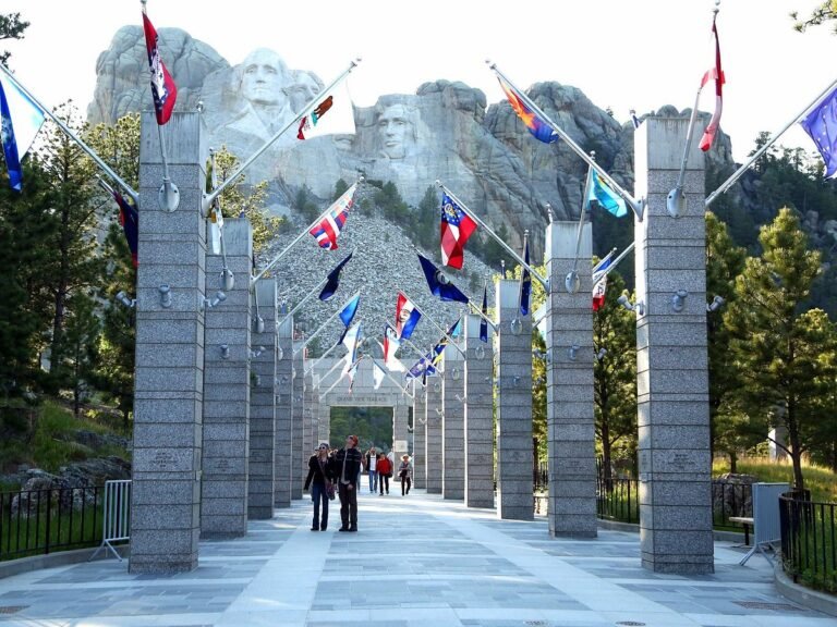 black hills gold factory tour mt rushmore 768x576