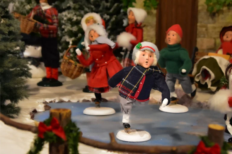 byers choice christmas visitor center 768x512