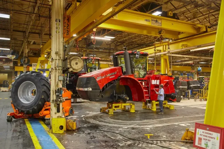 case ih factory tour tractor manufacturing 768x512
