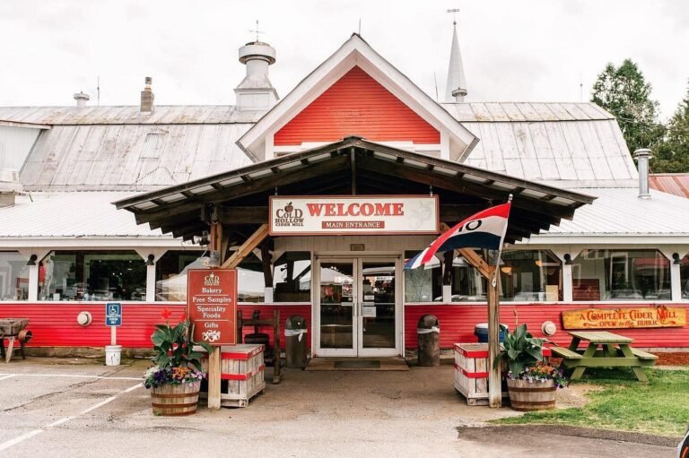 cold hollow cider mill tour 768x511