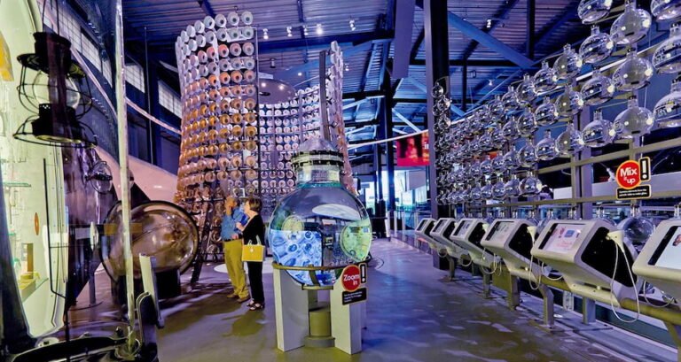 glass museum tour 768x409