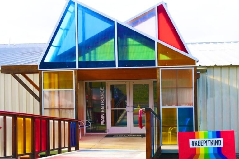 golden artist colors tour 768x510