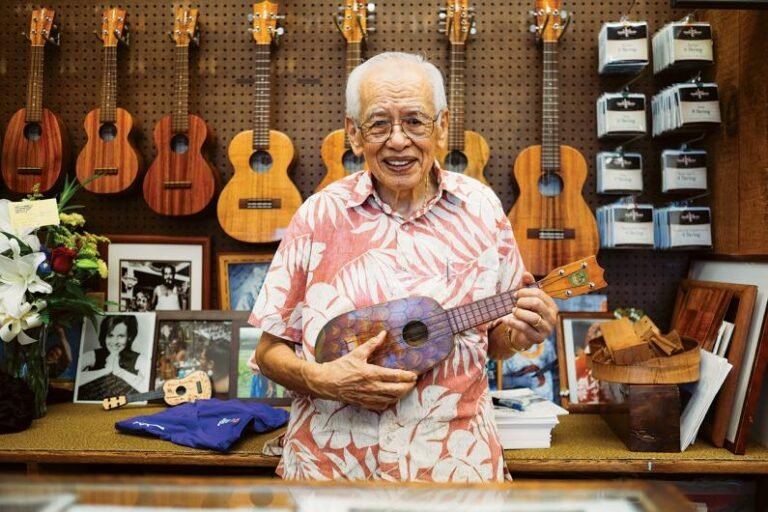 kamaka ukulele factory tour hawaii 768x512