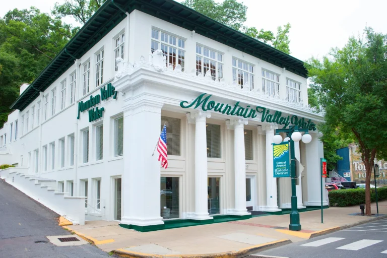 mountain valley visitor center 768x512