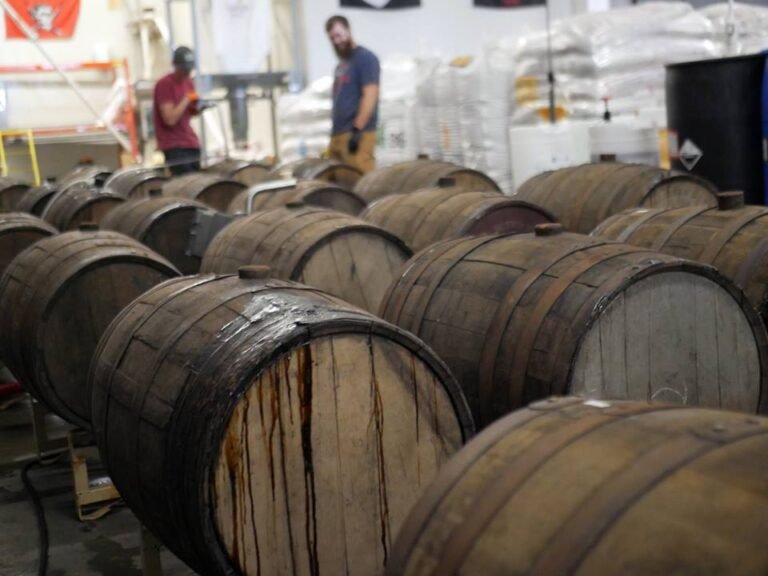 dry dock brewing company tour 768x576