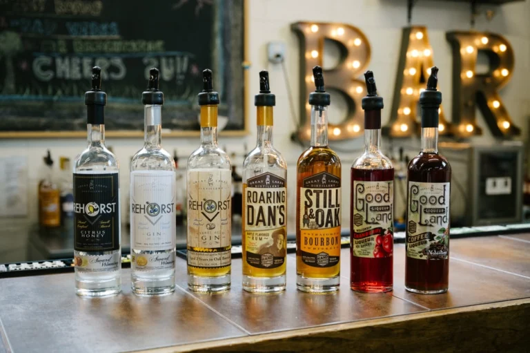 great lakes distillery tour tasting 768x511