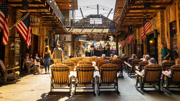 ole smoky moonshine distillery 768x432