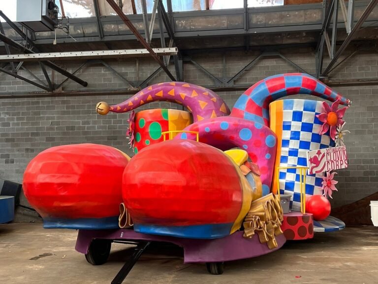 parade company tour 768x576