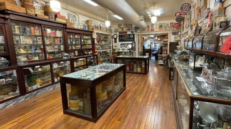 schimpffs confectionery candy store 768x431
