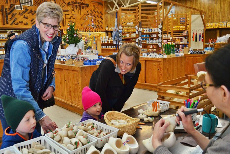 veldheers wooden shoe tulip factory 768x513