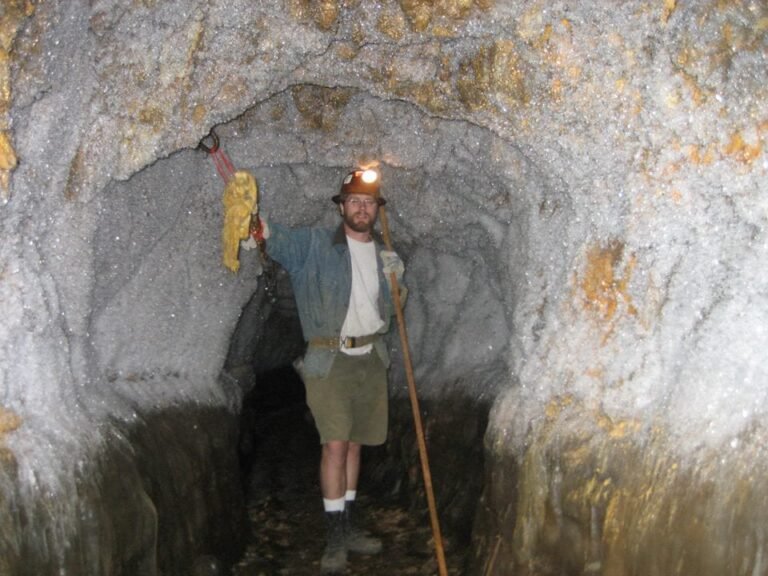 visit hidee gold mine 768x576