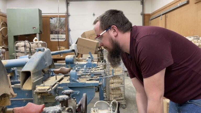 visit veldheers wooden shoe factory 768x432