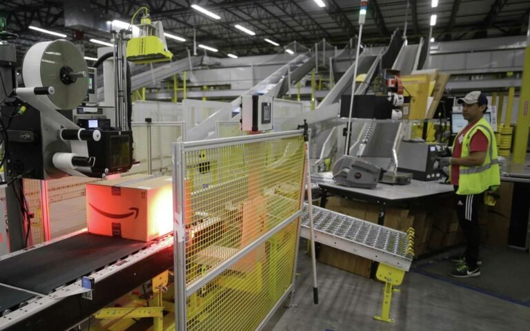 HOU2 Amazon Fulfillment Center tour texas 768x479