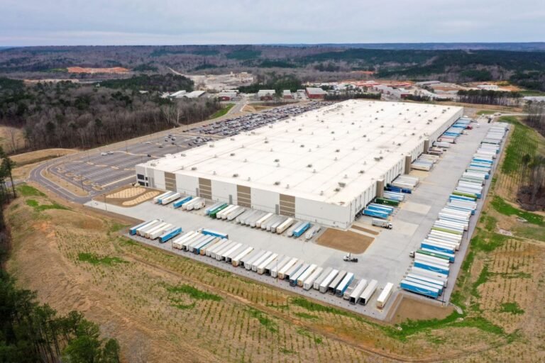 MKC6 Amazon Fulfillment Center building 768x512