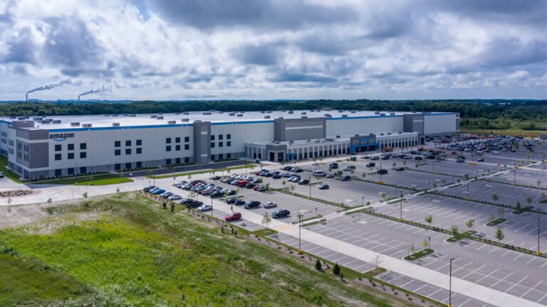 MKE2 Amazon Fulfillment Center oak creek tour 768x432