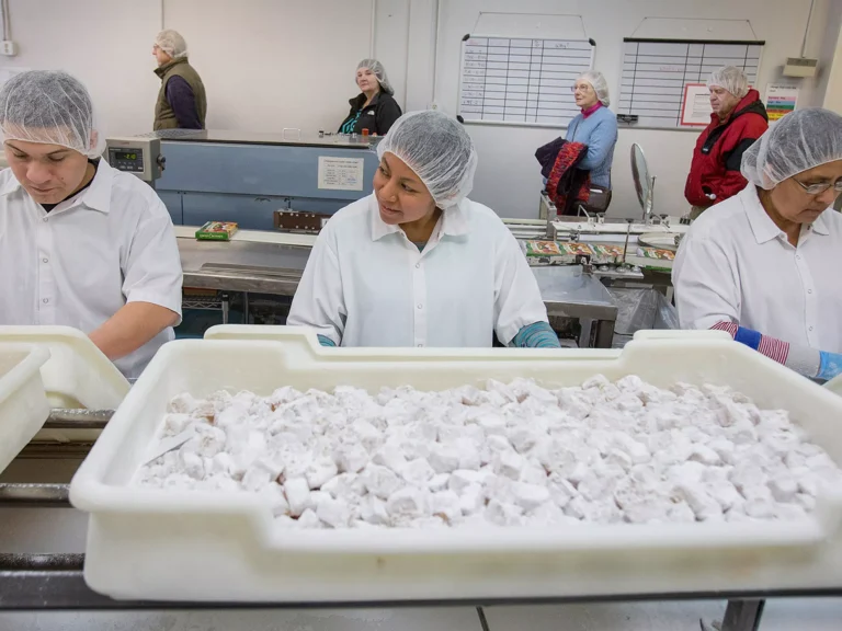 aplets cotlets candy kitchen tour 768x576