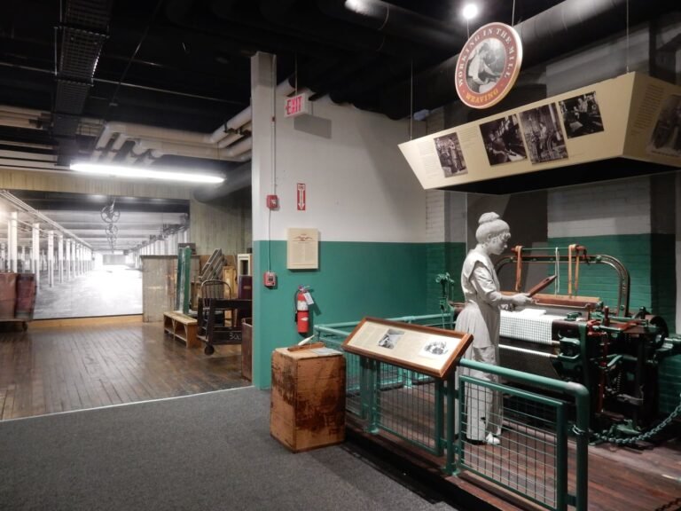 boot cotton mills museum 768x576