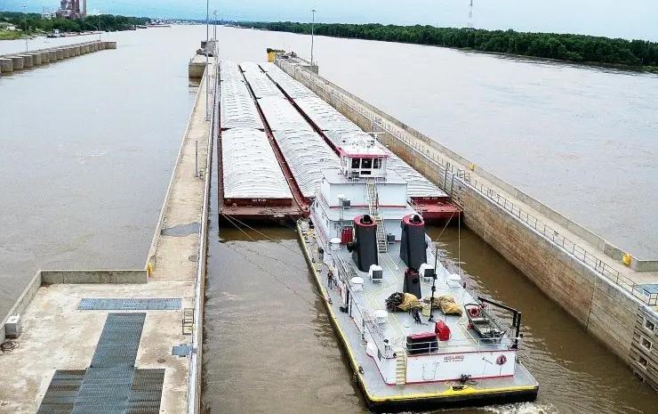 Factory Tours in Illinois 12 melvin price locks dam tour