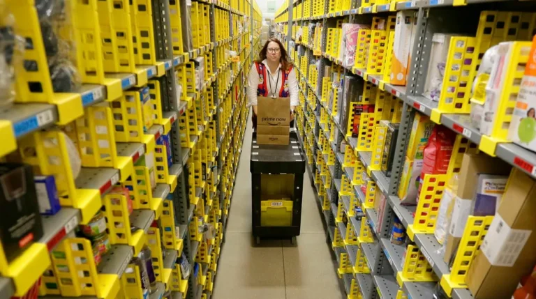 oak creek MKE2 Amazon Fulfillment Center tour 768x429