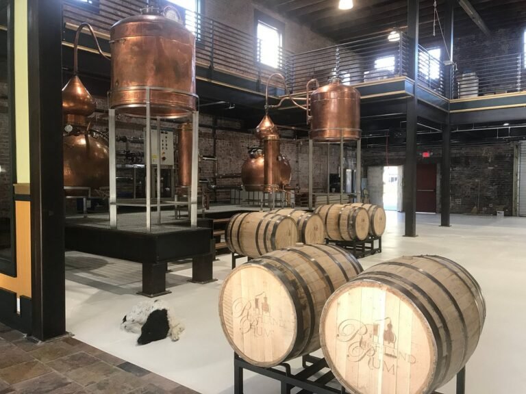 richland rum distillery tour 768x576