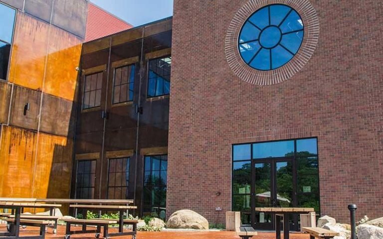 stone brewing company tour 768x480