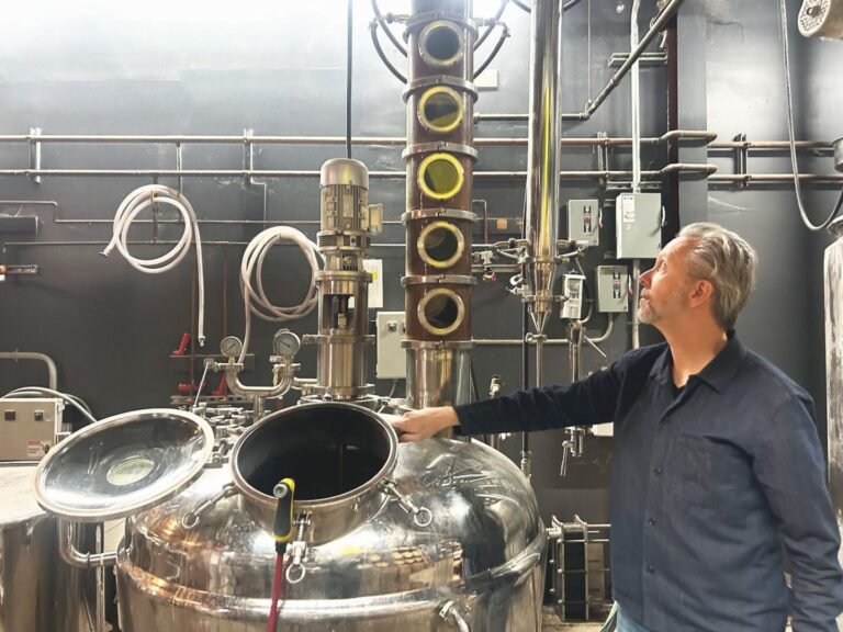 tour all points west distillery 768x576