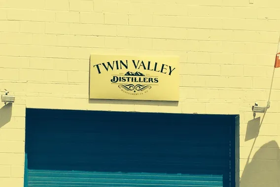 twin valley distillers tour