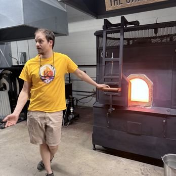 kinship glassworks studio tour