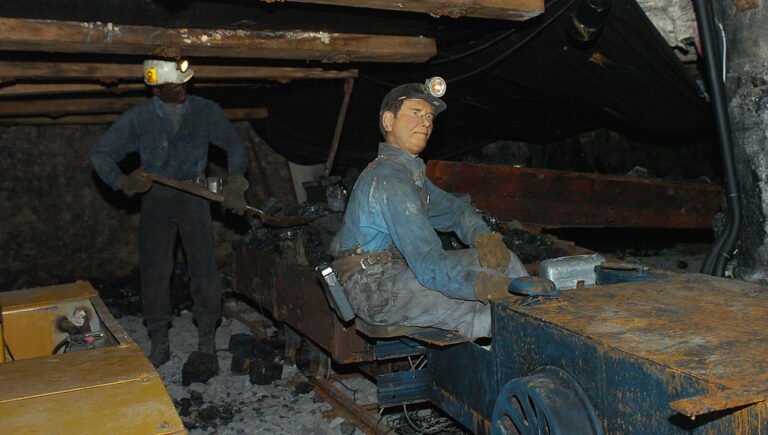 portal 31 underground coal mine tour 768x435
