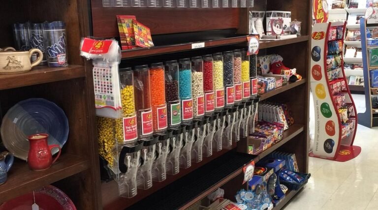 ruth hunt candies store 768x427