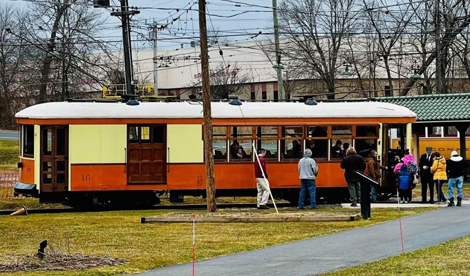 tour connecticut trolley museum