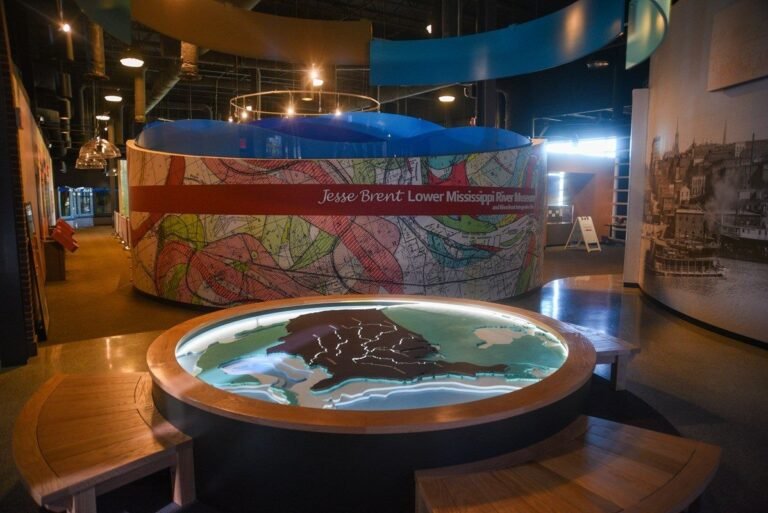 jesse brent lower mississippi river museum tour 768x513