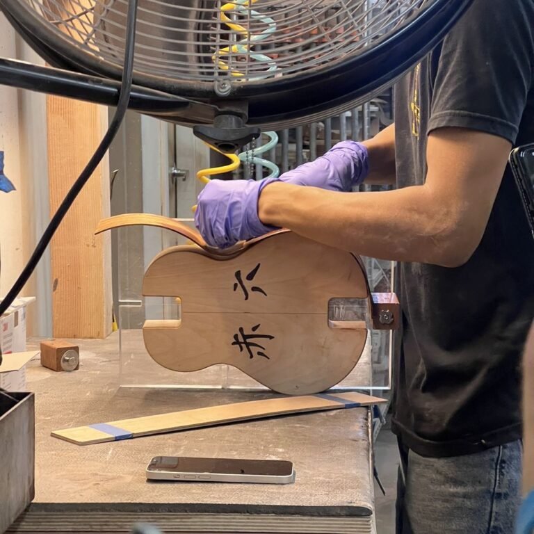 koaloha ukulele factory tour hawaii 768x768