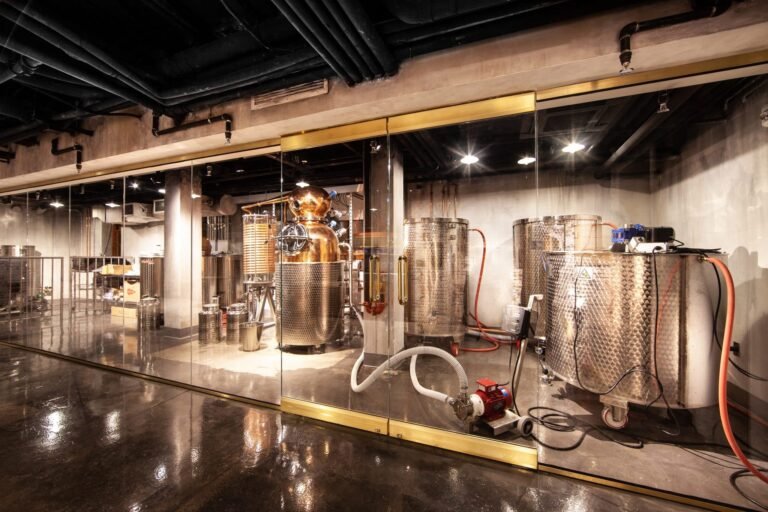 mob museum underground distillery tour 768x512