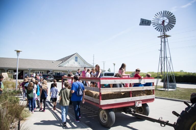 tour kimmer orchard vineyards 768x512