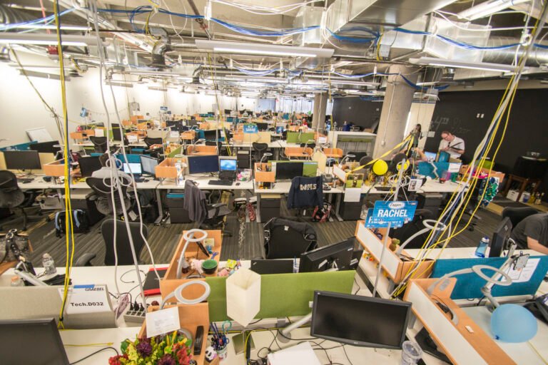 tour zappos headquarters las vegas 768x512