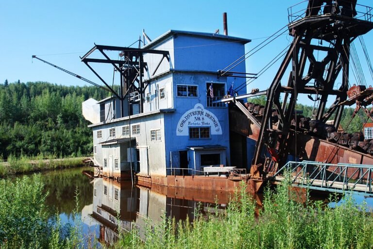 gold dredge 8 minign tour fairbanks alaska 768x514