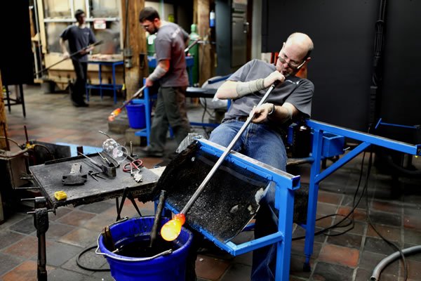 simon pearce glass blowing factory tour