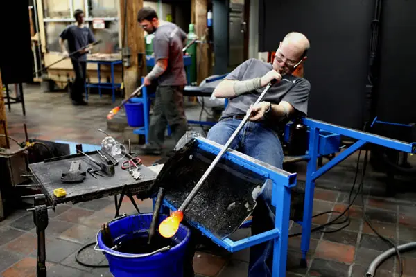 simon pearce glass blowing factory tour