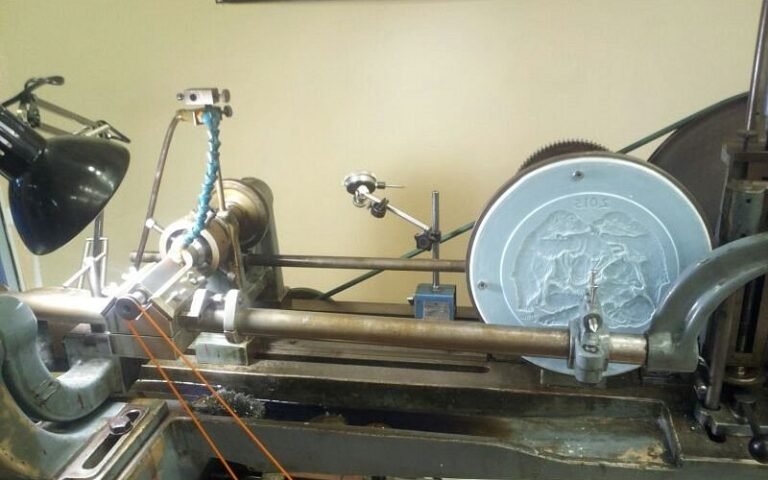 tour alaska mint factory 768x480