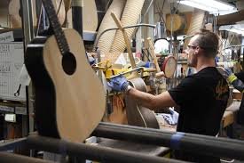 tour gibson guitar manufacturing facility bozeman montana